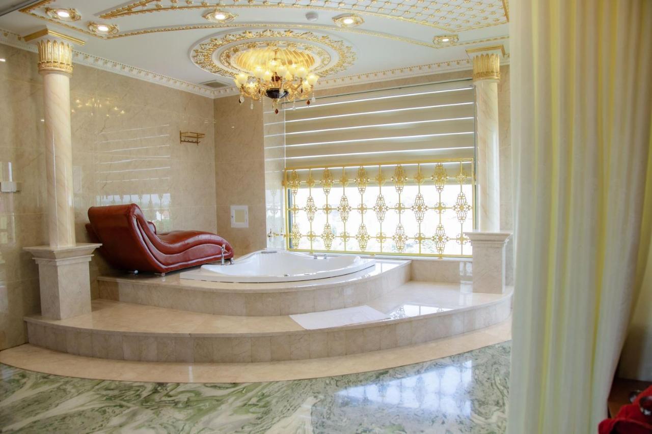 Tri Tam Hotel - Khach San Tri Tam Ben Luc Dış mekan fotoğraf